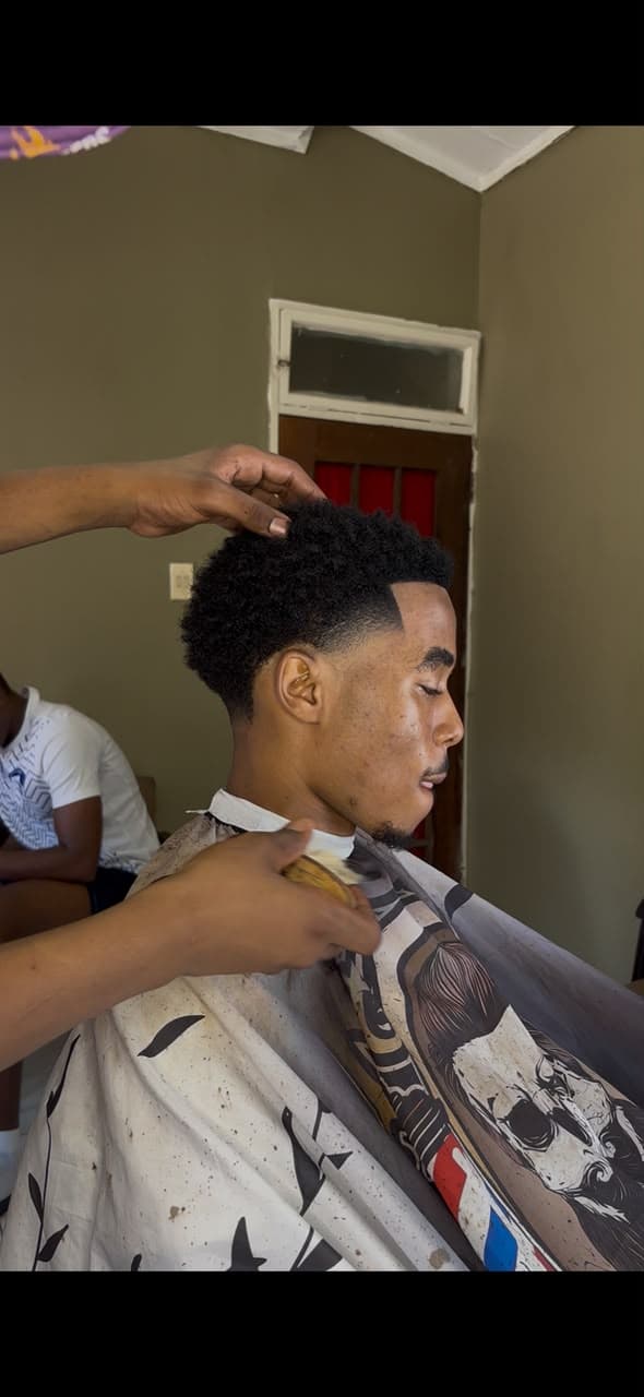 Rey The Barber — cut detail