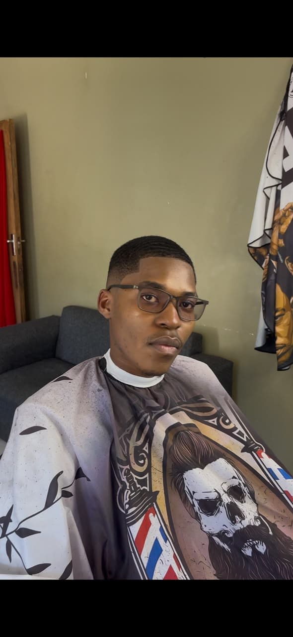 Rey The Barber — cut detail